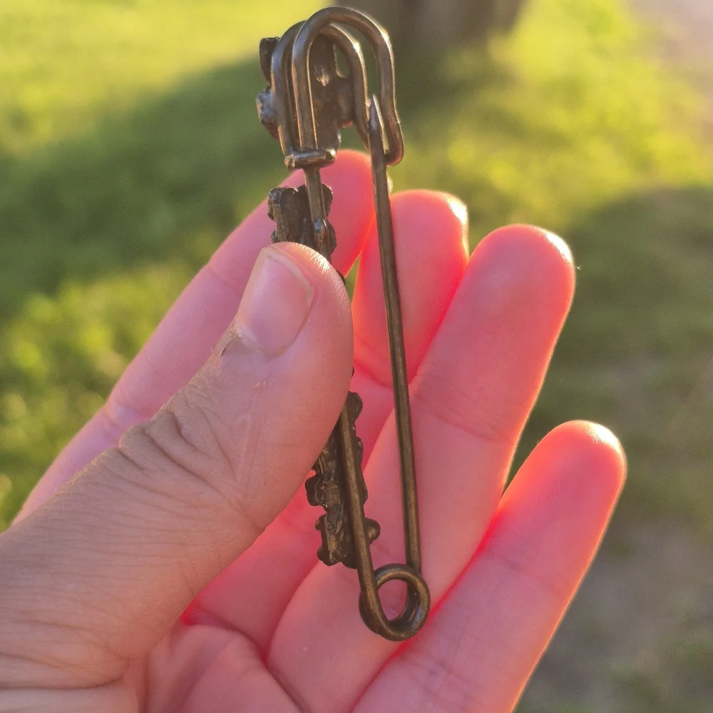 Vintage Floral Safety Pin Brooch with Rhinestones - Picture 3 of 3